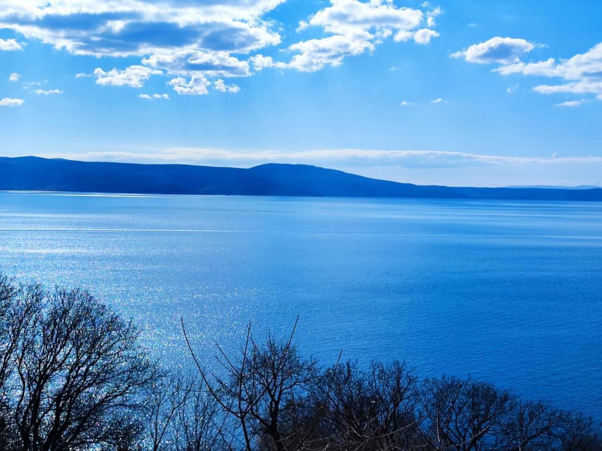 Novi Lux Lägenhet Novi Vinodolski Exteriör bild